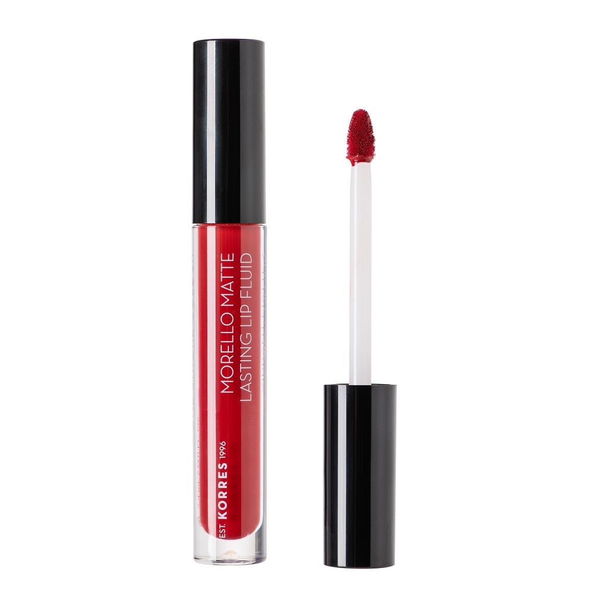 Korres Morello Matte Lasting Lip Fluid in Rot, geöffneter Lippenstift mit Applikator.