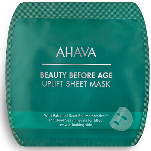 AHAVA Beauty Before Age Uplift Sheet Mask in grüner Verpackung mit Text über patentierte Metabiotics und Mineralien aus dem Toten Meer.