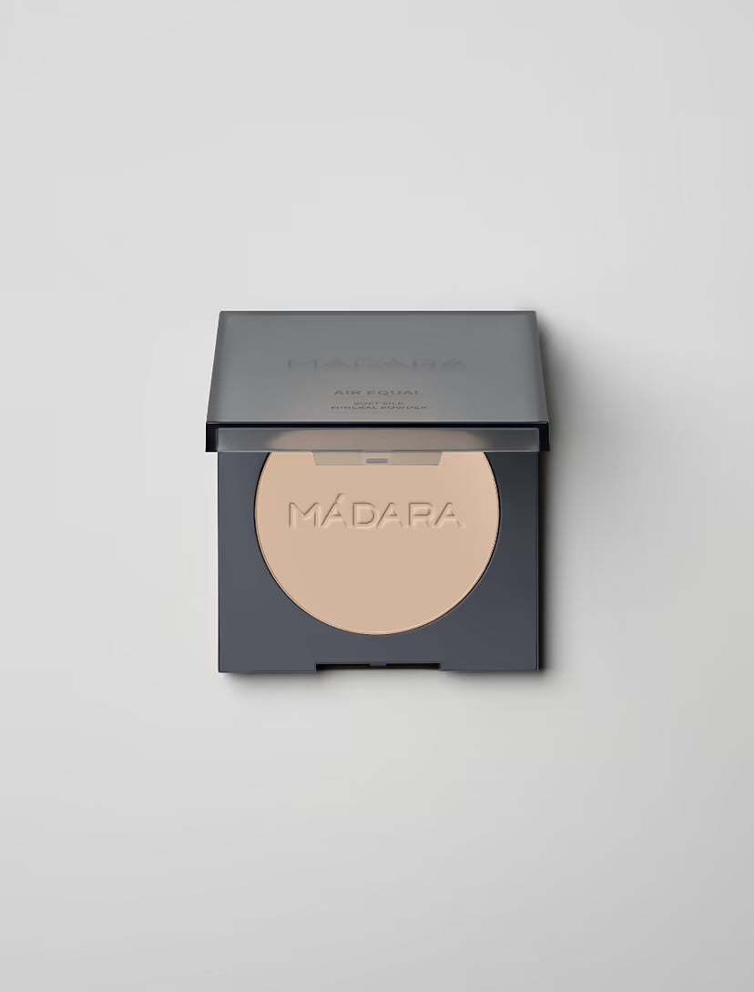 MADARA Organic Skincare AIR EQUAL Soft Silk Mineral Powder, #2 BEIGE